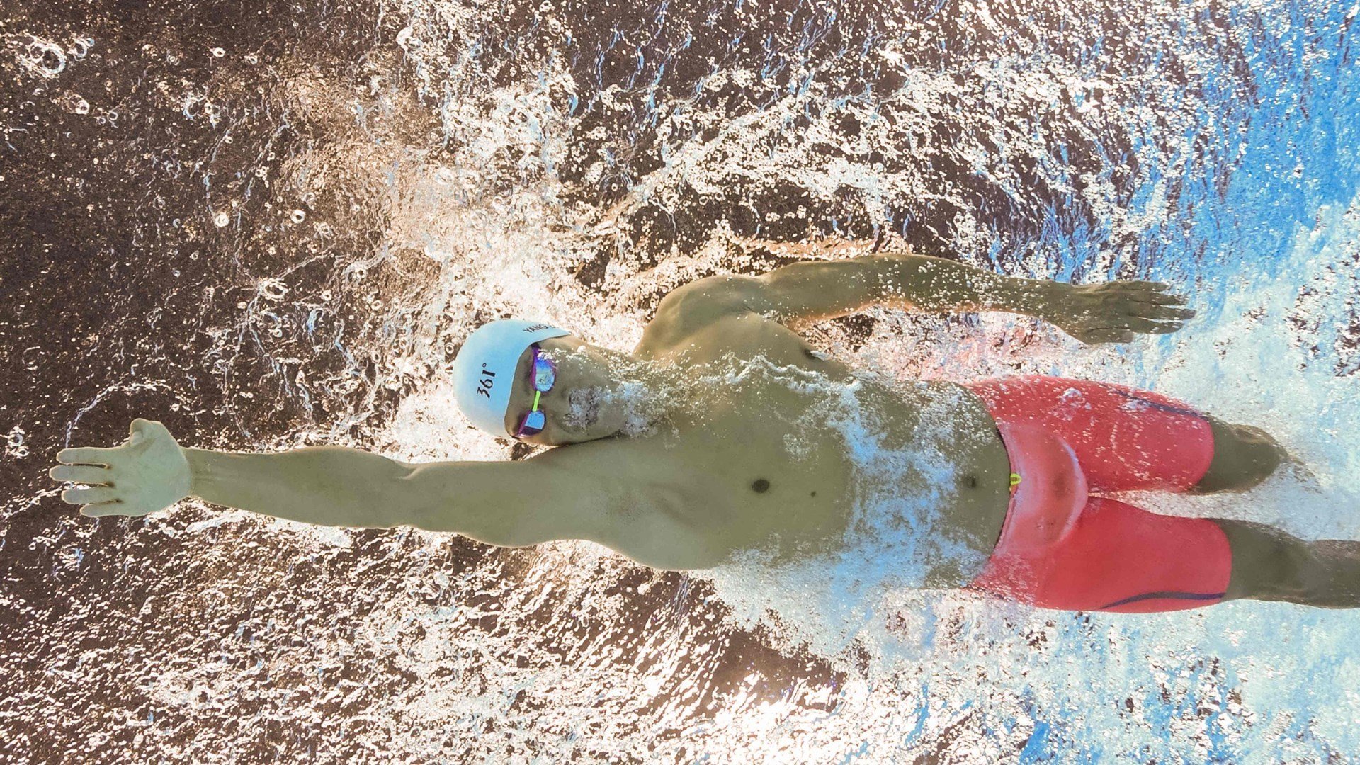 “爱的传递 龙之关怀”篮球慈善活动在马尼拉举行