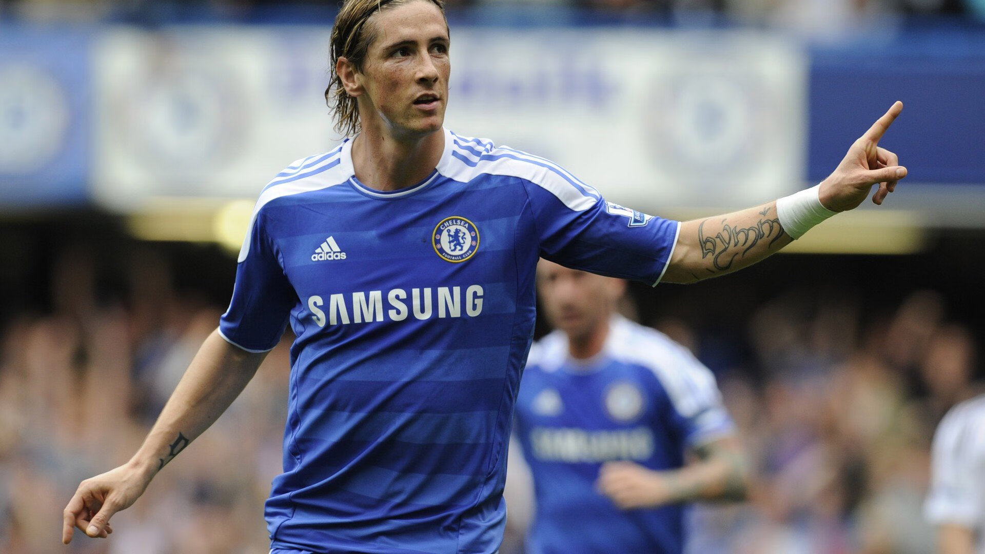 kaiyun体育综合-费兰·托雷斯复出即展现神级视野，助攻皇马关键胜局，费兰托雷斯和托雷斯